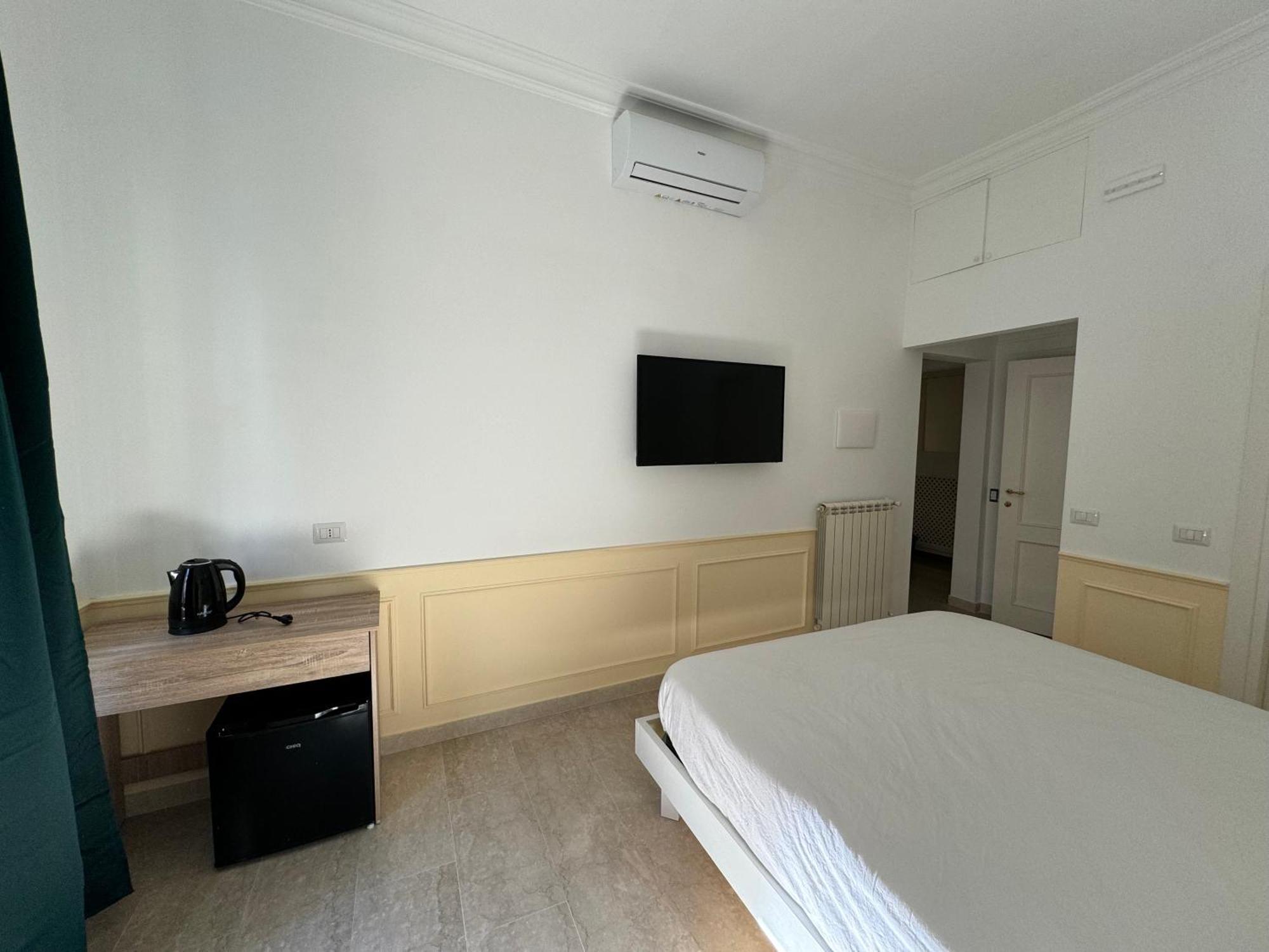 Costantino Rooms โรม ภายนอก รูปภาพ